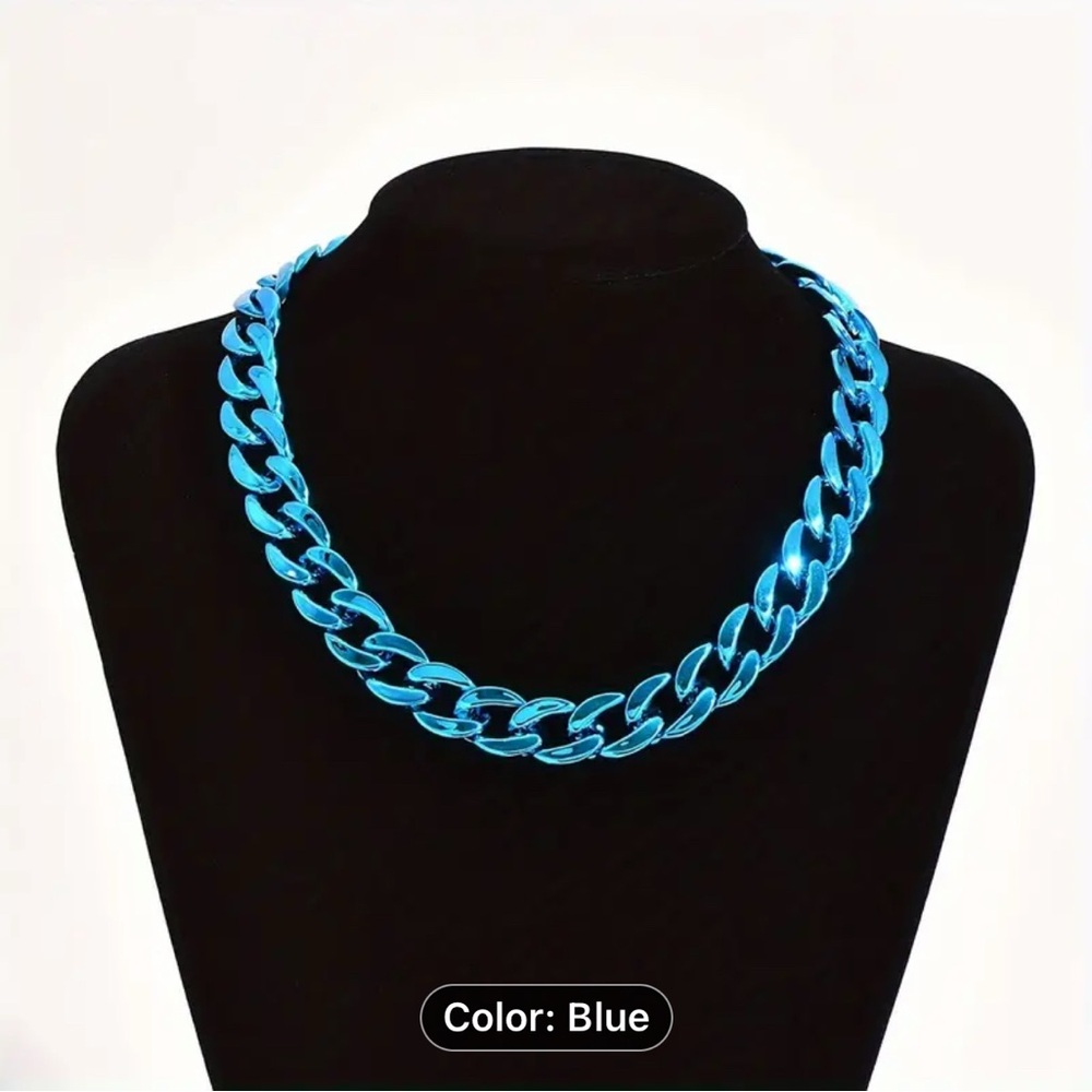 Acrylic chic chain adjustable necklace